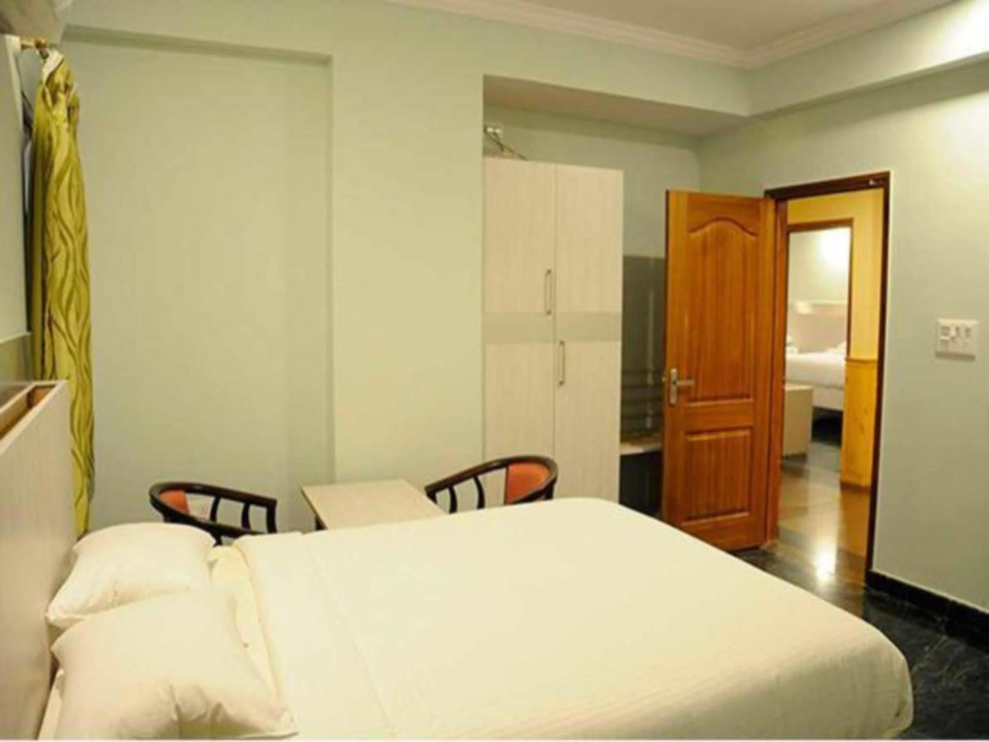 Hotel Royal Opera Bangalore Dış mekan fotoğraf